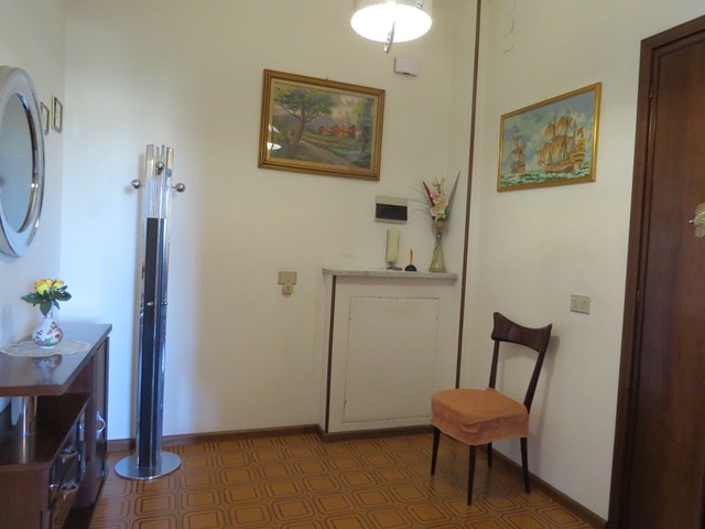 Cagliari via Giotto,  quadrivano  con cantina e postauto