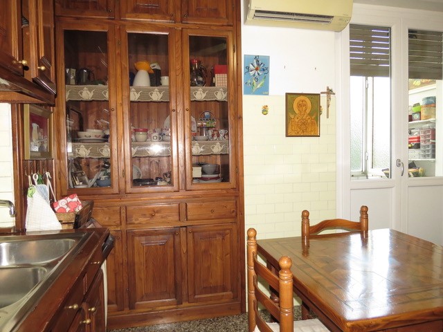 Cagliari zona  Fonsarda  ampio trivano con garage in ottimo contesto residenziale
