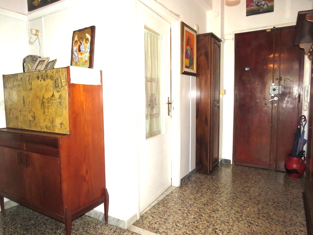 Cagliari zona  Fonsarda  ampio trivano con garage in ottimo contesto residenziale