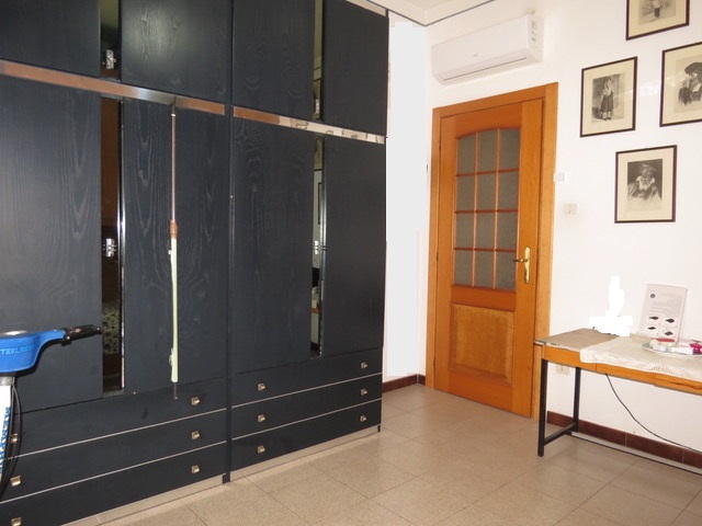 Cagliari  Via Castiglione – Nuda Proprietà di Ampio quadrivano di 130 mq
