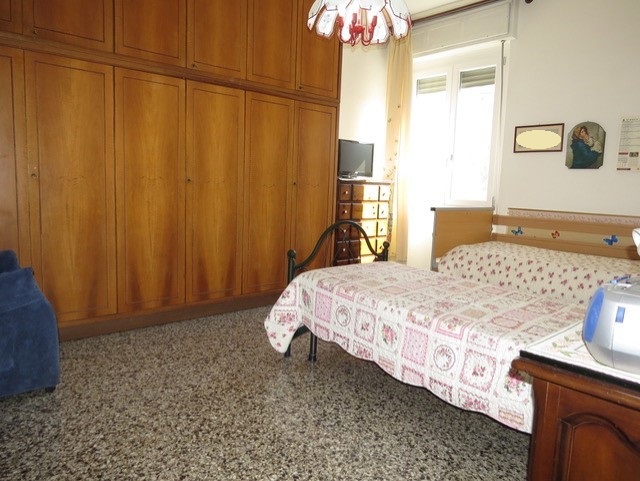 Cagliari zona  Fonsarda  ampio trivano con garage in ottimo contesto residenziale