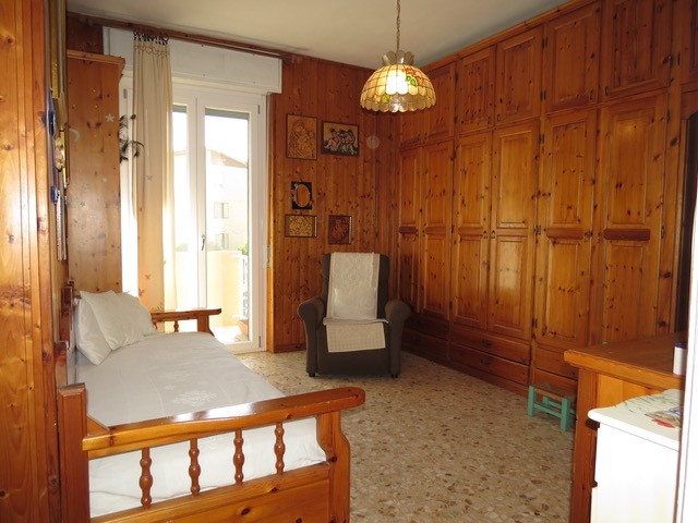 Cagliari zona  Fonsarda  ampio trivano con garage in ottimo contesto residenziale
