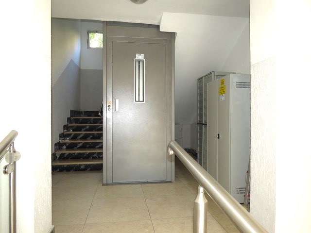 Cagliari zona  Fonsarda  ampio trivano con garage in ottimo contesto residenziale