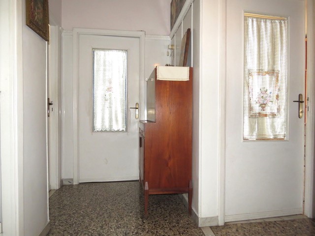 Cagliari zona  Fonsarda  ampio trivano con garage in ottimo contesto residenziale