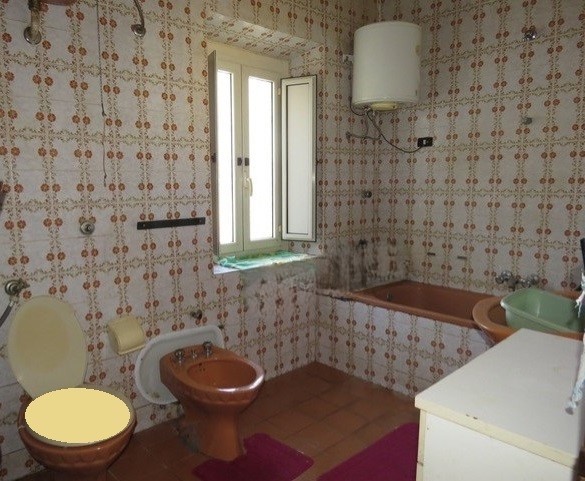 GUASILA VIA SERRENTI CASA INDIPENDENTE BILIVELLI CON CORTILE CARRABILE