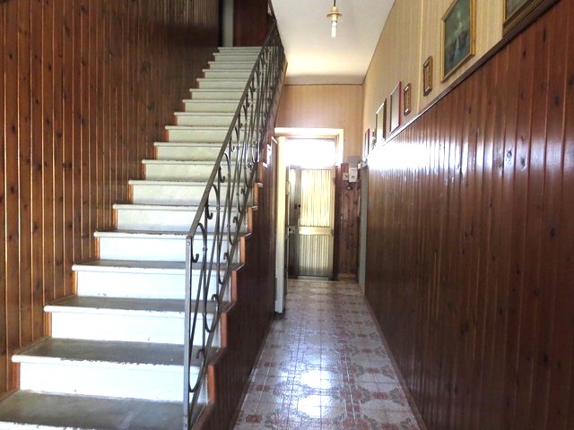 GUASILA VIA SERRENTI CASA INDIPENDENTE BILIVELLI CON CORTILE CARRABILE
