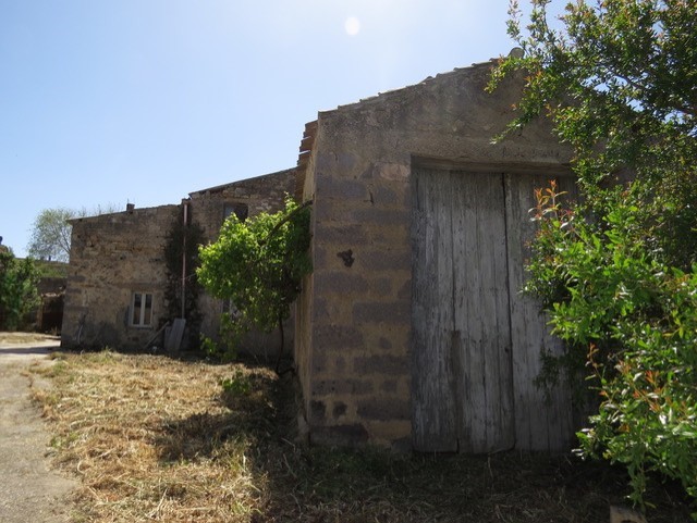 GUASILA VIA SERRENTI CASA INDIPENDENTE BILIVELLI CON CORTILE CARRABILE