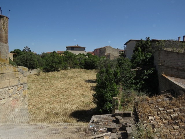 GUASILA VIA SERRENTI CASA INDIPENDENTE BILIVELLI CON CORTILE CARRABILE