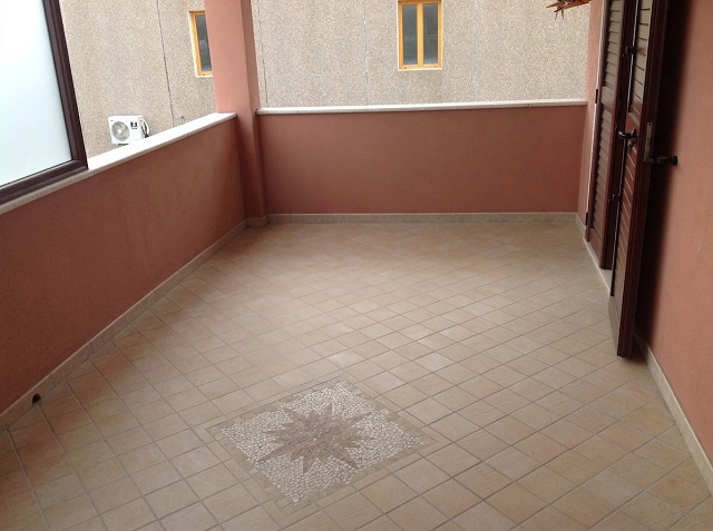 Settimo San Pietro  fabbricato con cortile carrabile per chi desidera rifinita Abitazione con comodo e funzionale  Spazio Professionale
