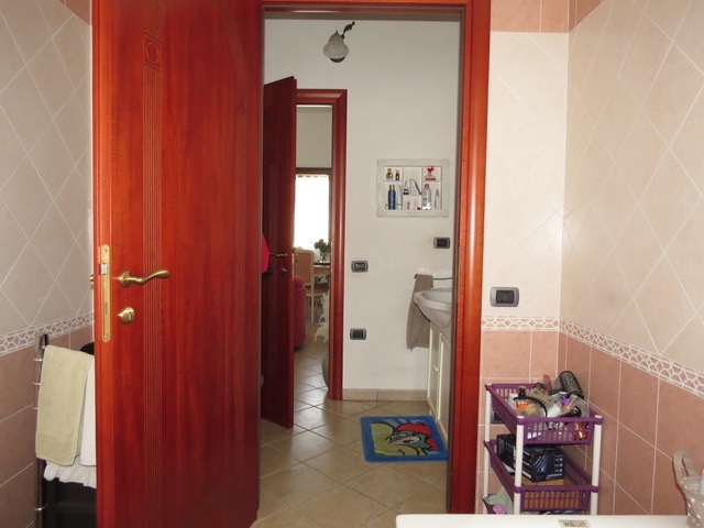 Settimo San Pietro  fabbricato con cortile carrabile per chi desidera rifinita Abitazione con comodo e funzionale  Spazio Professionale