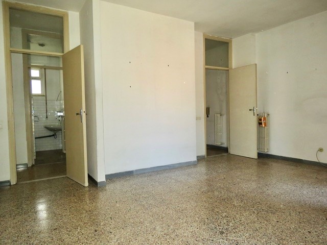 Cagliari zona Parco S. Michele quadrivano con cantina