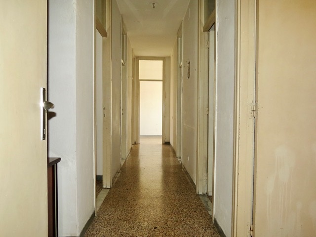 Cagliari zona Parco S. Michele quadrivano con cantina