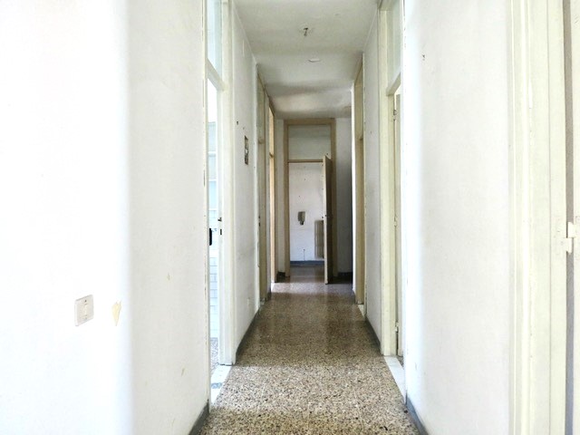 Cagliari zona Parco S. Michele quadrivano con cantina