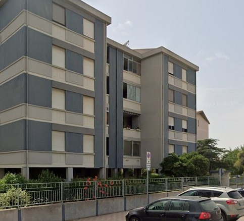 Cagliari via Giotto,  quadrivano  con cantina e postauto